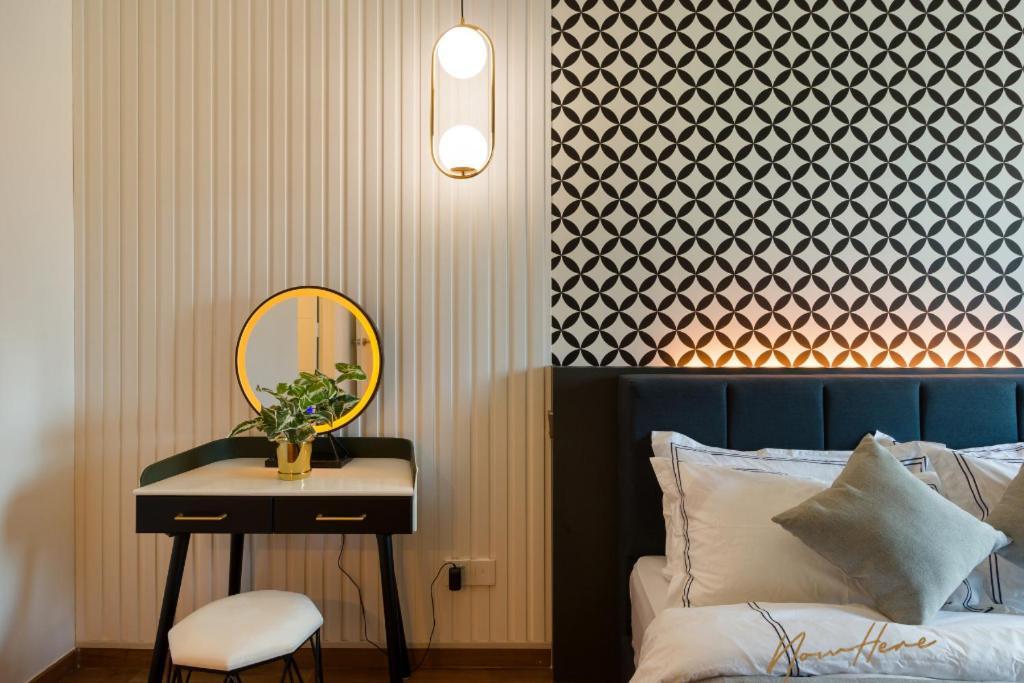 Nowhere 2Br & 2Bath Apartment With Balcony @ Reizz Residences Kuala Lumpur Eksteriør billede