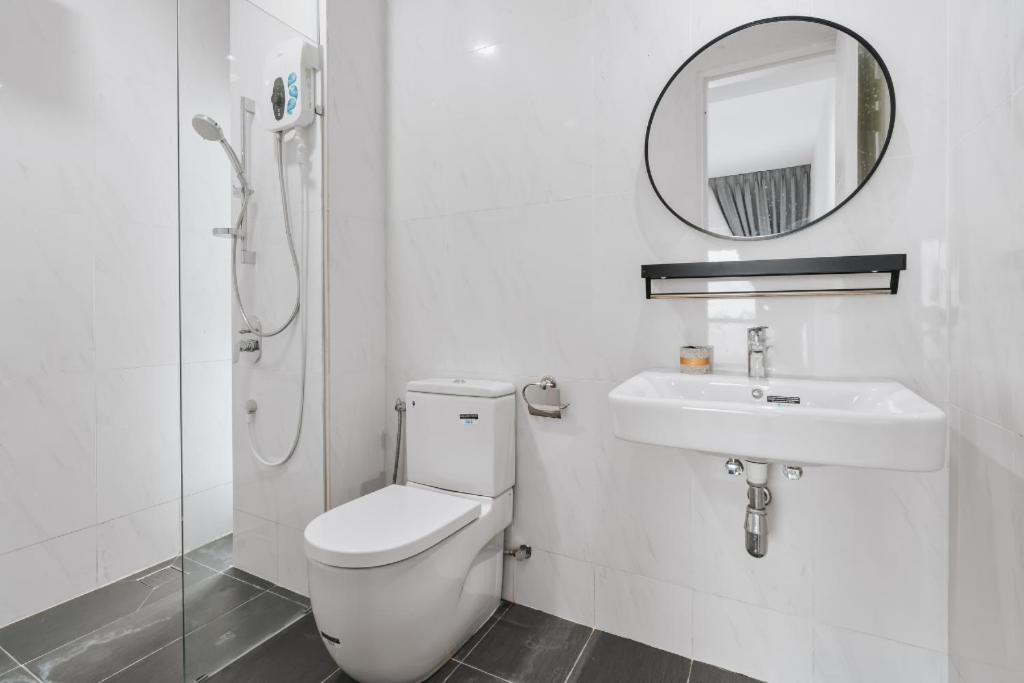 Nowhere 2Br & 2Bath Apartment With Balcony @ Reizz Residences Kuala Lumpur Eksteriør billede