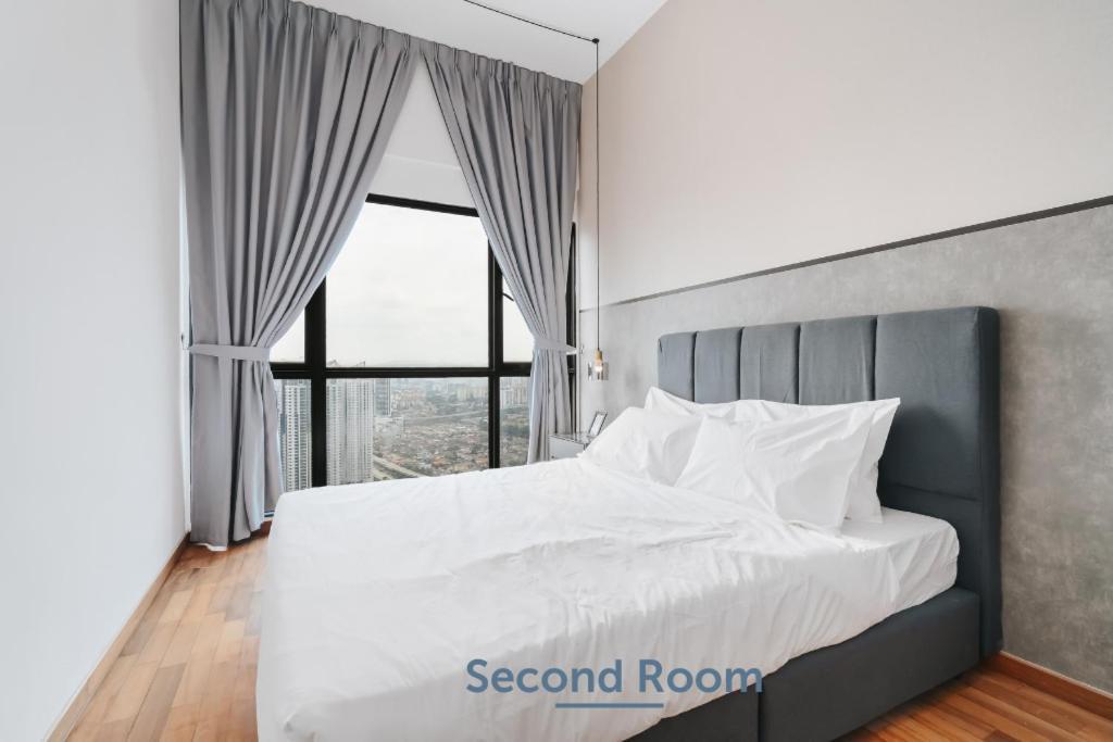 Nowhere 2Br & 2Bath Apartment With Balcony @ Reizz Residences Kuala Lumpur Eksteriør billede